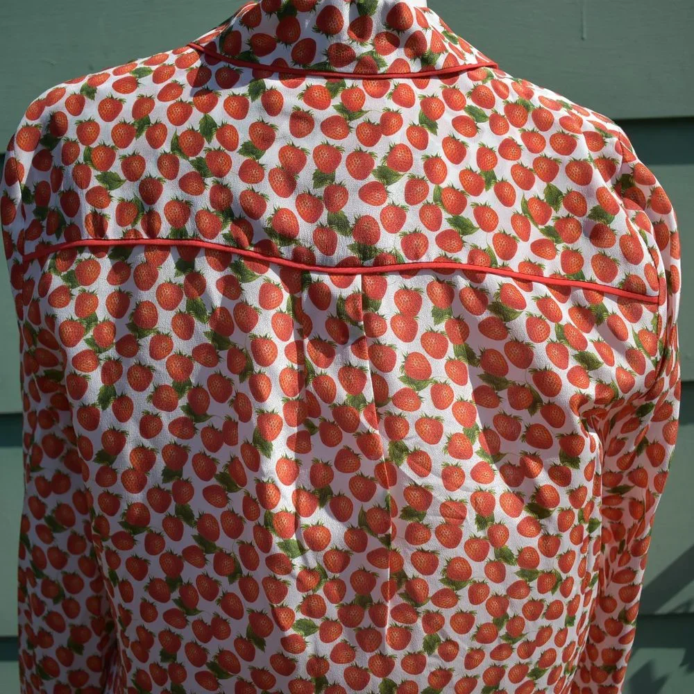 Alice + Olivia | Willa Placket Top (Strawberry Jam Soft White) - Picture 6 of 15